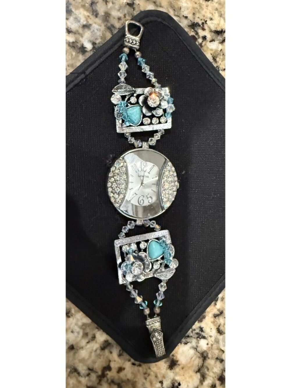 Vintage Geneva Crystal Pave Women's Watch Japan Movement Size 6 3/4”